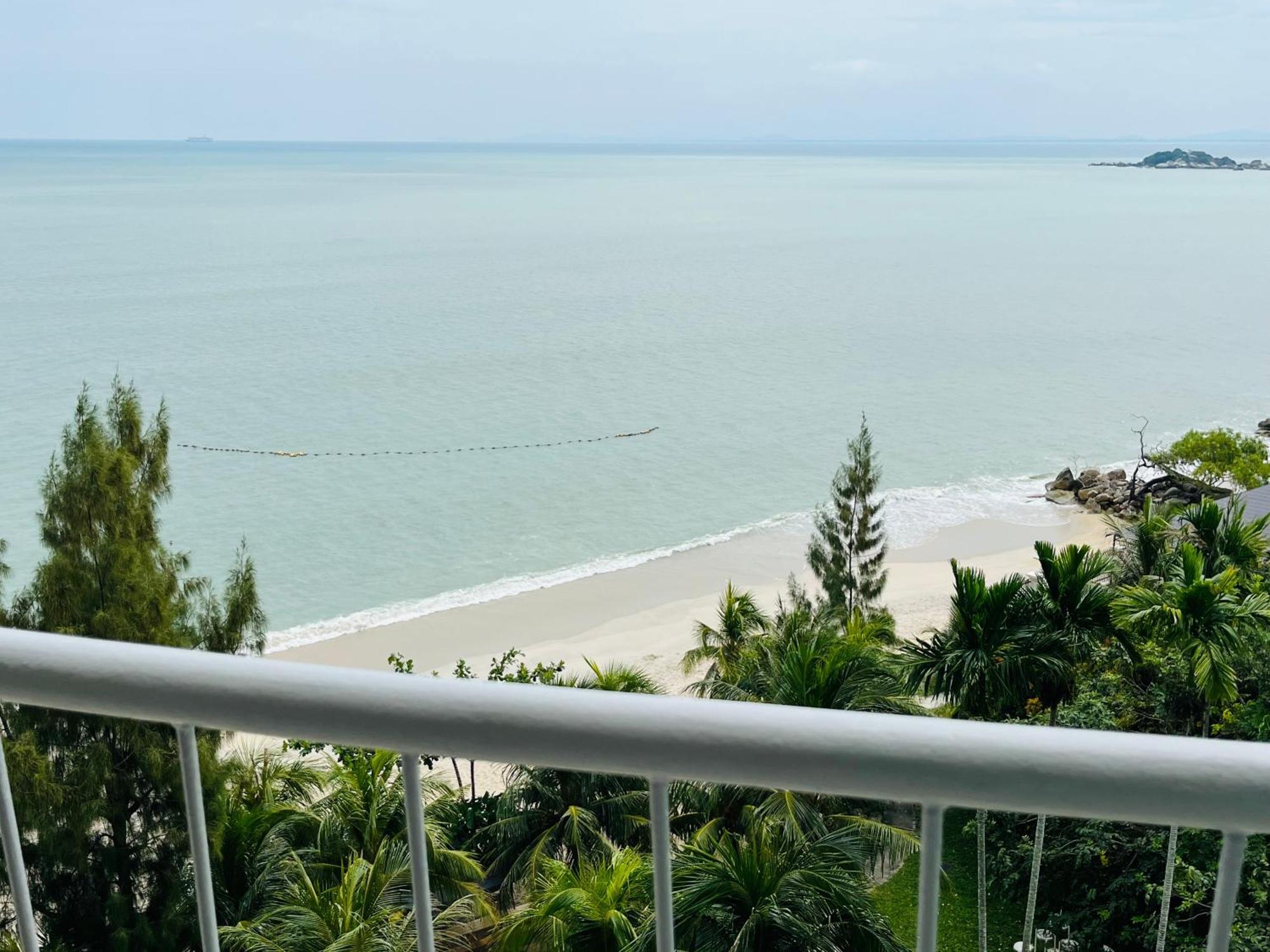 Paradise By The Sea In Penang By Veron At Rainbow Paradise Hotel Tanjung Bungah  Exterior photo